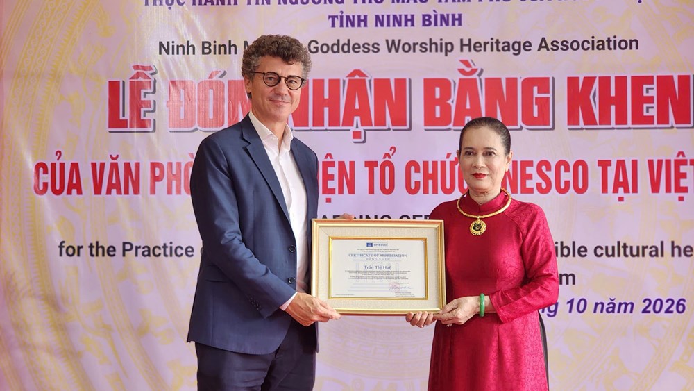 UNESCO tặng Bằng khen cho 41 nghệ nhân gìn giữ di sản tín ngưỡng thờ Mẫu Tam phủ - ảnh 3