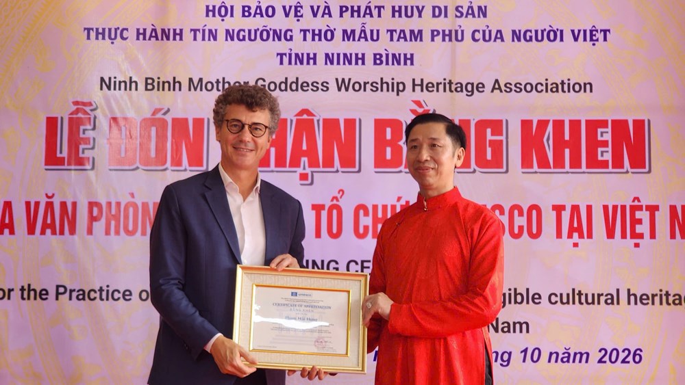 UNESCO tặng Bằng khen cho 41 nghệ nhân gìn giữ di sản tín ngưỡng thờ Mẫu Tam phủ - ảnh 4