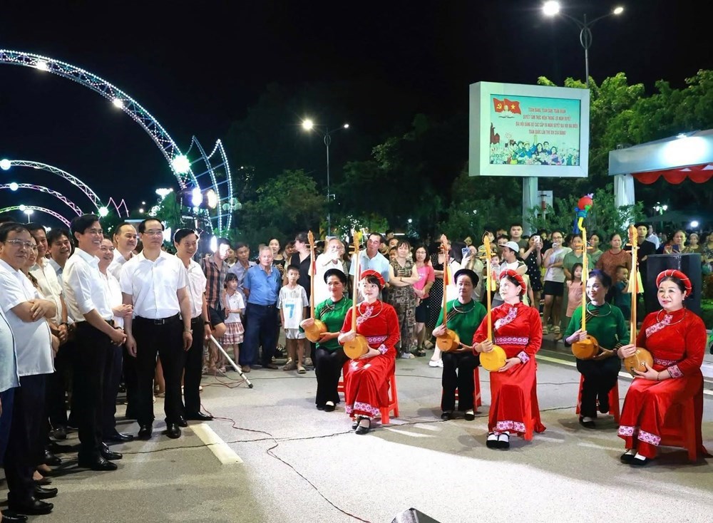 Lạng Sơn xây dựng môi trường văn hóa, phát triển con người toàn diện - ảnh 1