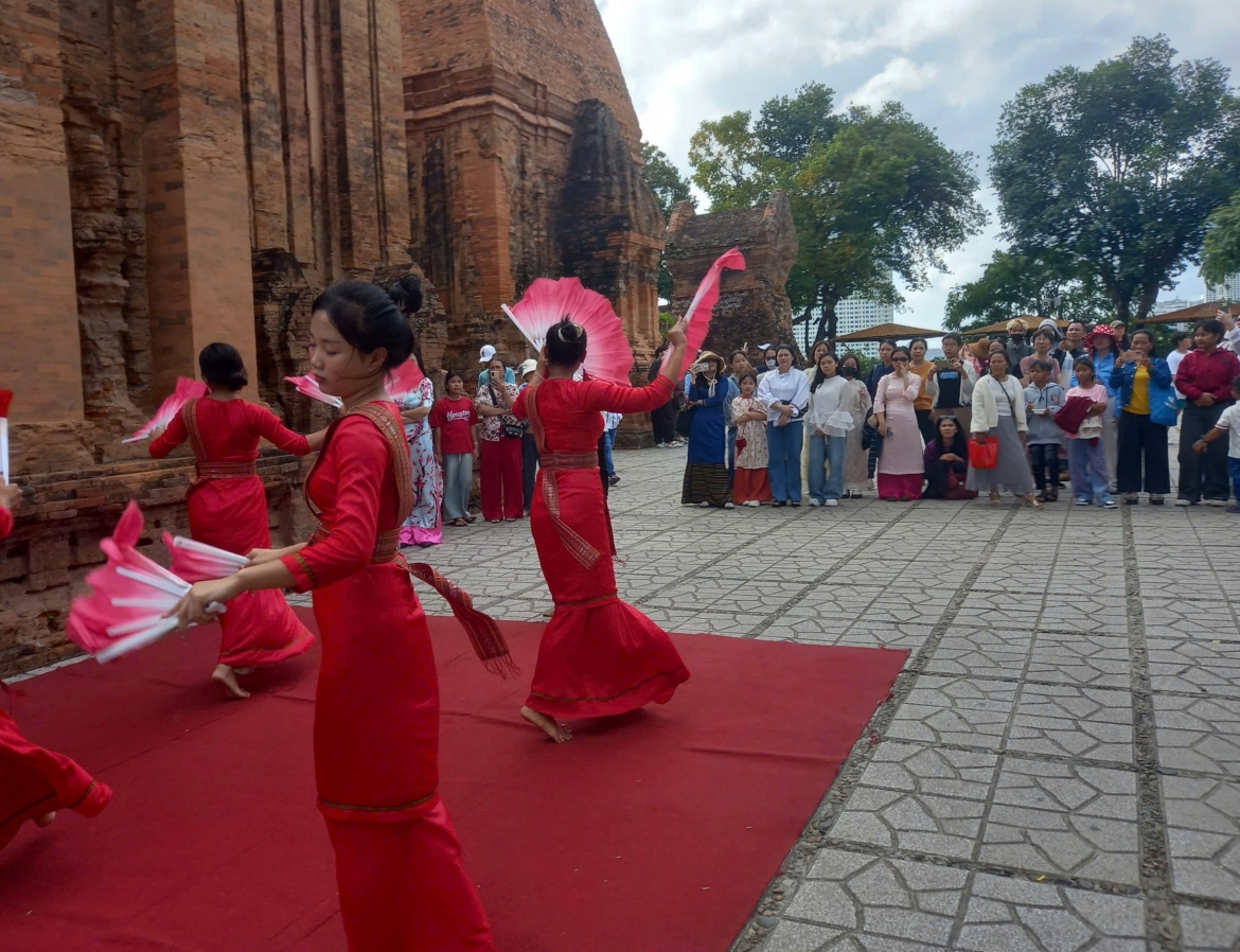 khanh hoa san sang don dong khach trung quoc duoc mien thi thuc hinh anh 2