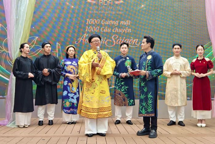Nhà thiết kế Hà Văn Lợi chia sẻ về di sản áo dài ngũ thân.