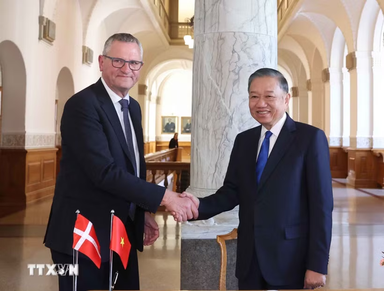 Tổng Bí thư, Chủ tịch nước Tô Lâm hội kiến Chủ tịch Quốc hội Đan Mạch Henrik Frandsen- Ảnh 1.