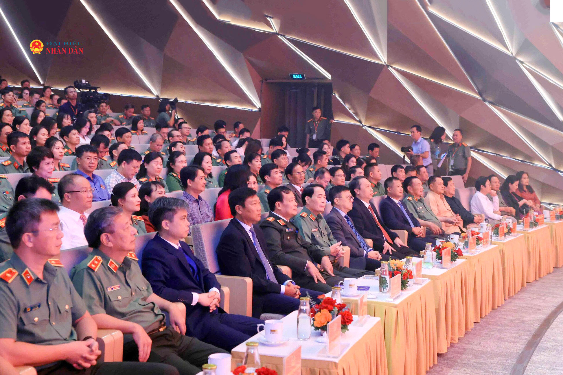 Các đại biểu tham dự chương trình