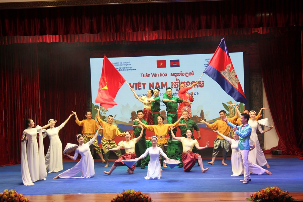 Nhiều hoạt động văn hóa kỷ niệm các dấu mốc quan trọng trong quan hệ Việt Nam - Lào, Việt Nam - Campuchia - ảnh 2