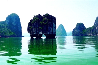 Hòn Đinh Hương. Ảnh: BQL Vịnh Hạ Long