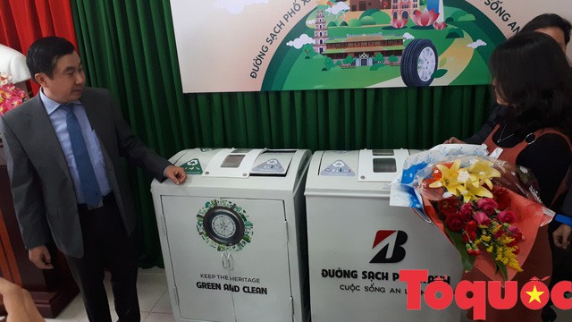 Thừa Thiên – Huế: Tiếp nhận thùng rác thông minh phục vụ người dân, cũng như khách du lịch - Ảnh 1.