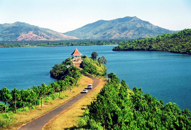 Gia Lai: Tập trung kêu gọi đầu tư vào các dự án du lịch mang tính đột phá - Ảnh 1.