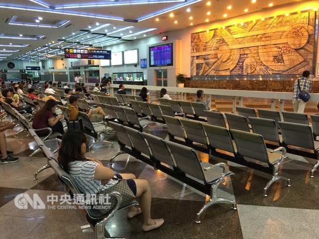 Thứ trưởng Bộ VHTTDL Lê Quang Tùng chỉ đạo làm rõ thông tin vụ việc 152 khách du lịch nghi bỏ trốn - Ảnh 1.
