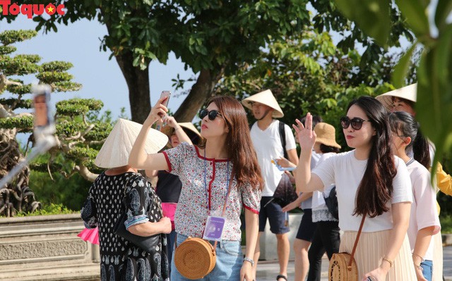 Đà Nẵng: Tổng thu từ hoạt động du lịch năm 2018 ước đạt hơn 24 nghìn tỷ đồng - Ảnh 2.