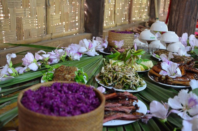 Đến Điện Biên khám phá bản sắc văn hóa độc đáo của người Thái  - Ảnh 3.