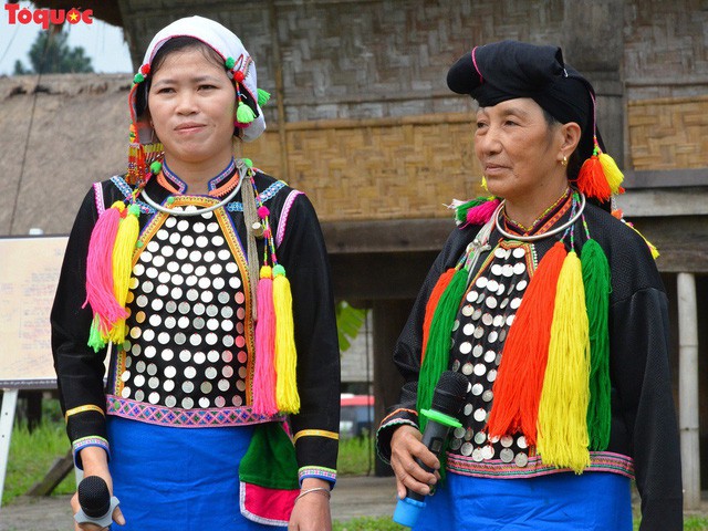 Bảo tồn trang phục truyền thống của đồng bào dân tộc thiểu số luôn là vấn đề cấp bách - Ảnh 2.