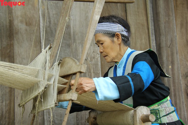 Bảo tồn trang phục truyền thống của đồng bào dân tộc thiểu số luôn là vấn đề cấp bách - Ảnh 3.