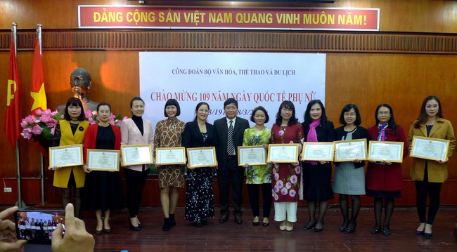 Công đoàn Bộ VHTTDL kỷ niệm 109 năm Ngày Quốc tế phụ nữ 8/3 - Ảnh 2.