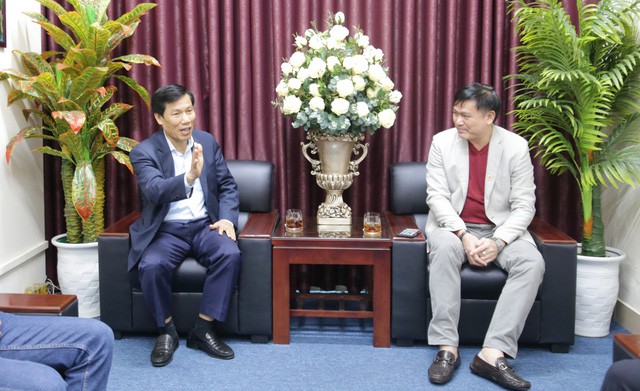 Bộ trưởng Nguyễn Ngọc Thiện: “Cần phải xử lý nghiêm khắc những hành vi thô bạo trong bóng đá” - Ảnh 1.