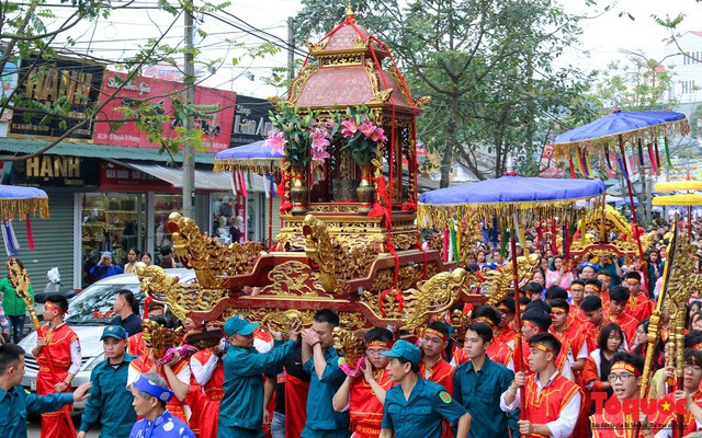 Kiên quyết xử lý những hành vi làm sai lệch bản chất của lễ hội - Ảnh 1.