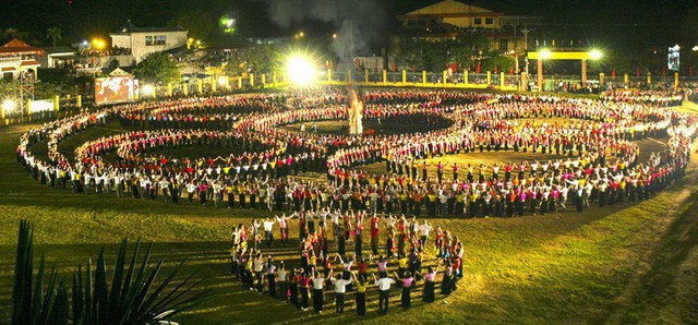 Thủ tướng đồng ý trình UNESCO hồ sơ Nghệ thuật Xòe Thái và Nghệ thuật làm gốm của người Chăm - Ảnh 1.