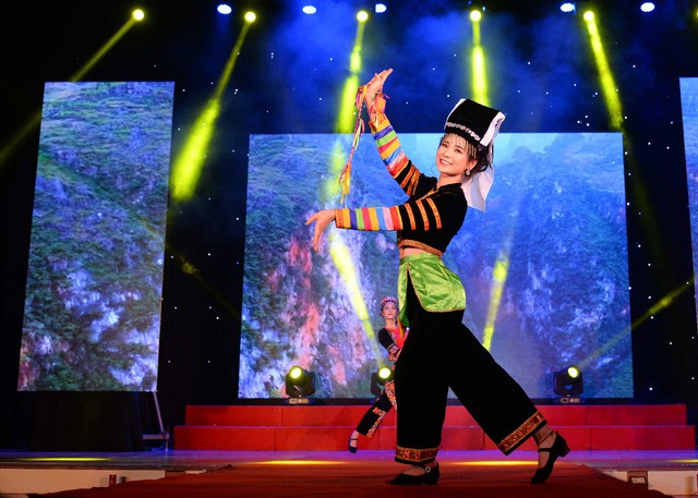 Hương sắc của nữ sinh Đại học Văn hóa Hà Nội - Ảnh 4.