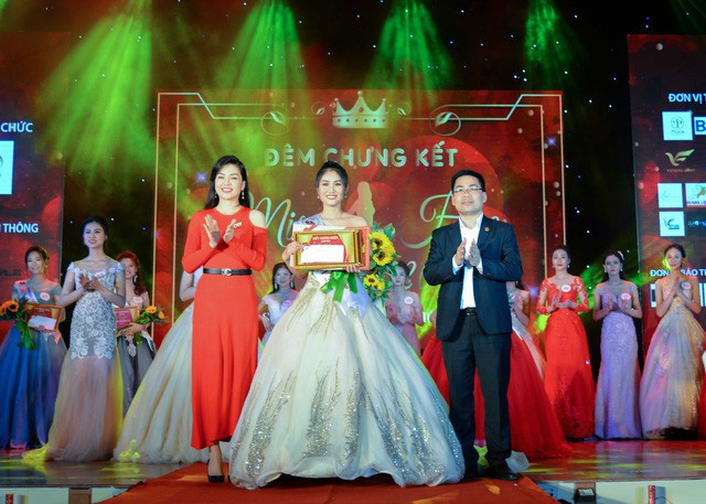 Hương sắc của nữ sinh Đại học Văn hóa Hà Nội - Ảnh 7.