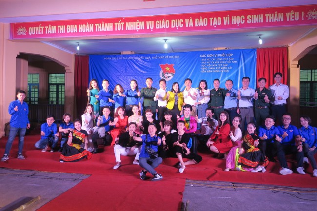Sôi nổi Chương trình nghệ thuật Tháng ba biên giới - Ảnh 10.