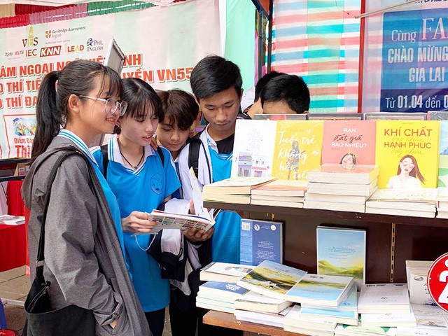 Khai mạc Hội sách Gia Lai-2019 - Ảnh 1.
