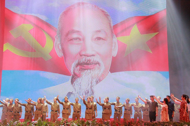  Tìm hiểu về vấn đề giáo dục và bồi dưỡng Thanh thiếu niên trong tư tưởng Hồ Chí Minh - Ảnh 1.
