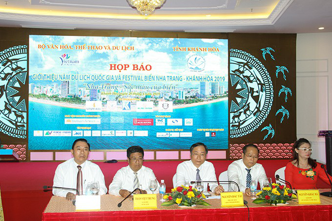 Họp báo thông tin về Năm Du lịch Quốc gia và Festival Biển Nha Trang - Khánh Hòa 2019 - Ảnh 1.