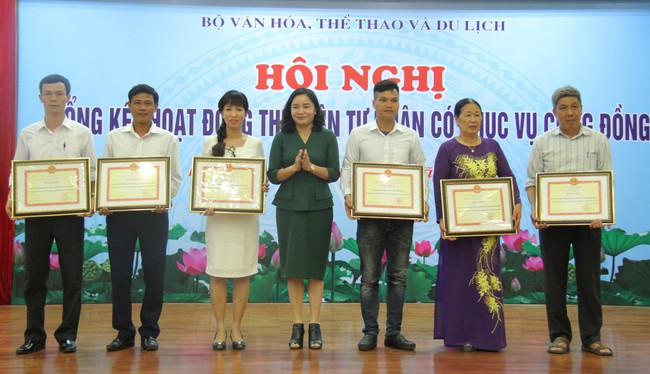 Tổng kết 10 năm thực hiện Nghị định Chính phủ về hoạt động thư viện tư nhân có phục vụ cộng đồng - Ảnh 2.