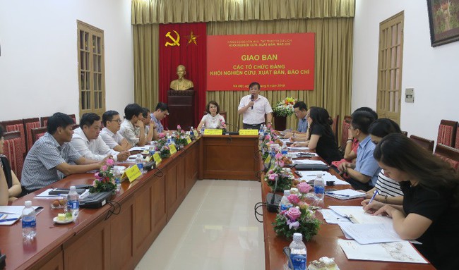 Hội nghị Giao ban các tổ chức Đảng khối Nghiên cứu, xuất bản, báo chí - Ảnh 2.