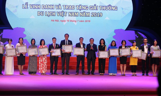 Lễ Vinh danh và trao tặng giải thưởng Du lịch Việt Nam năm 2019 - Ảnh 5.