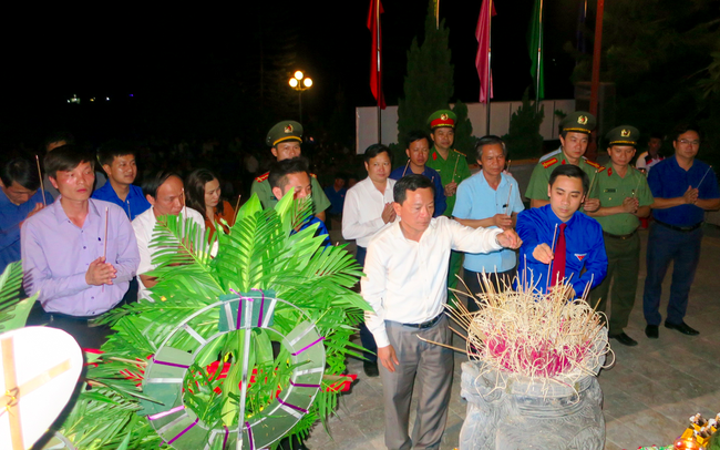 Đoàn thanh niên Bộ VHTTDL với các hoạt động kỉ niệm 72 năm Ngày Thương binh – Liệt sĩ tại huyện Hương Sơn, Hà Tĩnh - Ảnh 1.