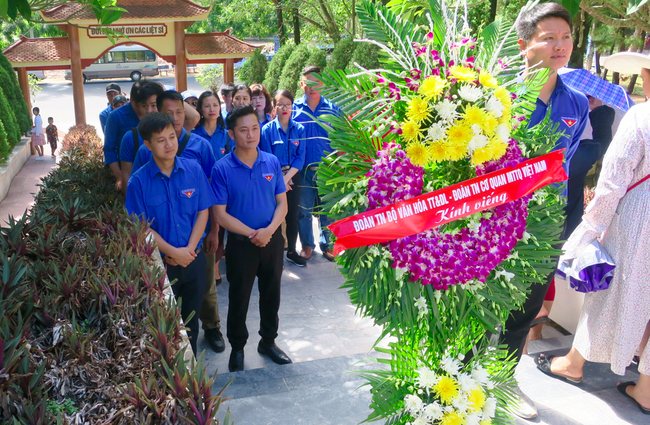 Đoàn thanh niên Bộ VHTTDL với các hoạt động kỉ niệm 72 năm Ngày Thương binh – Liệt sĩ tại huyện Hương Sơn, Hà Tĩnh - Ảnh 3.