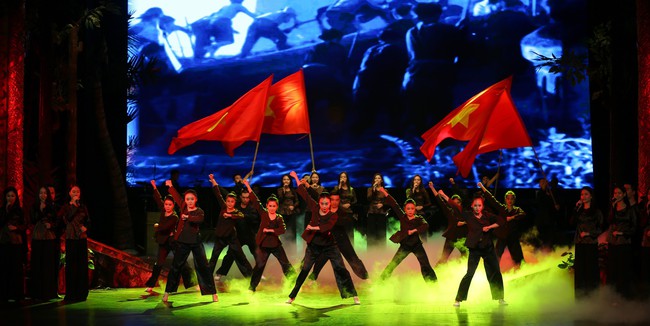 “Thuở trường chinh” ôn lại những kí ức hào hùng trong cuộc kháng chiến của dân tộc - Ảnh 3.