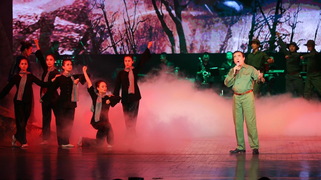 “Thuở trường chinh” ôn lại những kí ức hào hùng trong cuộc kháng chiến của dân tộc - Ảnh 8.