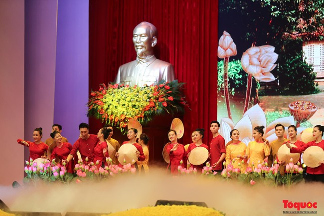 Lễ kỷ niệm cấp Quốc gia 50 năm thực hiện Di chúc của Chủ tịch Hồ Chí Minh và 50 năm Ngày mất của Người - Ảnh 13.