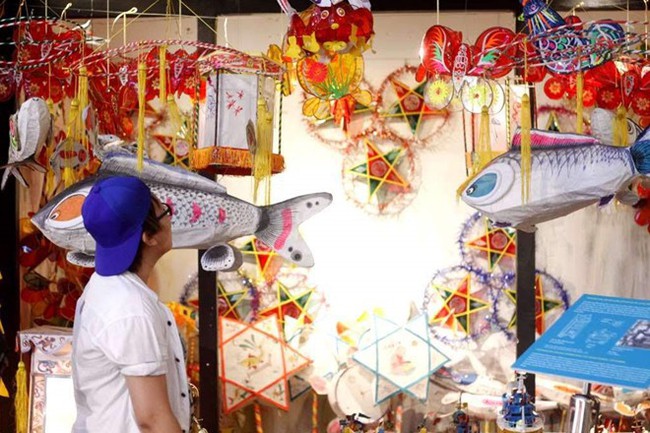 Bộ sưu tập đồ chơi truyền thống gắn liền với Tết Trung thu - Ảnh 1.