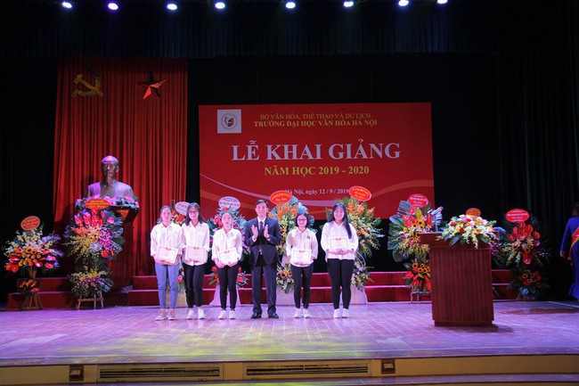 Thứ trưởng Tạ Quang Đông dự lễ khai giảng năm học 2019-2020 của trường Đại học Văn hóa Hà Nội - Ảnh 10.