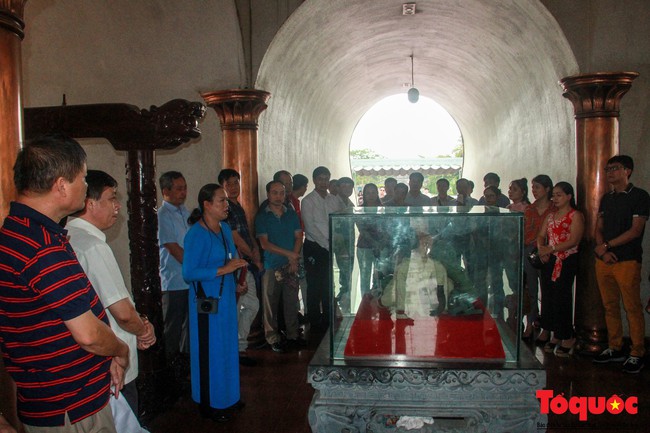 Đảng ủy Bộ VHTTDL dâng hương tại Thành Cổ Quảng Trị và Nhà lưu niệm cố Tổng Bí thư Lê Duẩn - Ảnh 7.