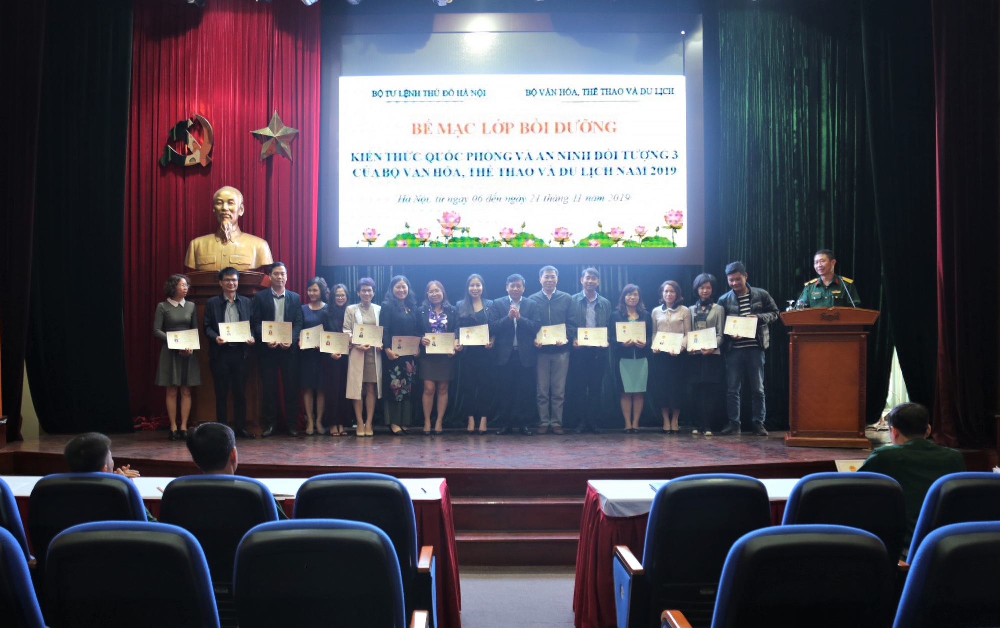 Bế giảng Lớp Bồi dưỡng kiến thức quốc phòng và an ninh cho cán bộ đối tượng 3 của Bộ VHTTDL - Ảnh 1.