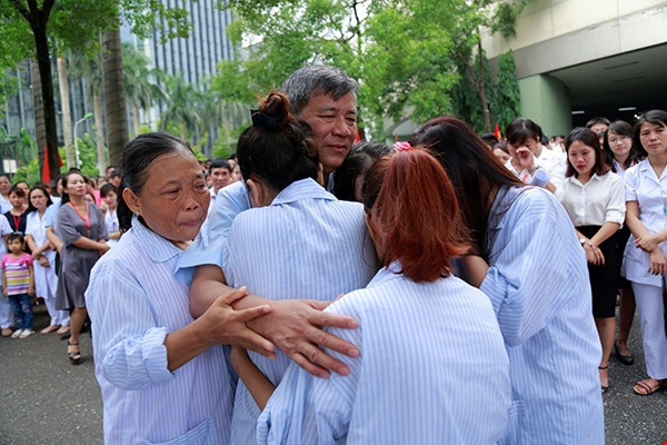 Nguyên Viện trưởng Viện Huyết học và Truyền máu Trung ương Nguyễn Anh Trí: “Người thủ trưởng phải hết sức có trách nhiệm và trong trách nhiệm đó phải đầy tình thương đối với nhân viên của mình” - Ảnh 1.