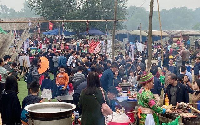 Độc đáo Chợ phiên vùng cao đón chào năm mới 2020 - Ảnh 2.