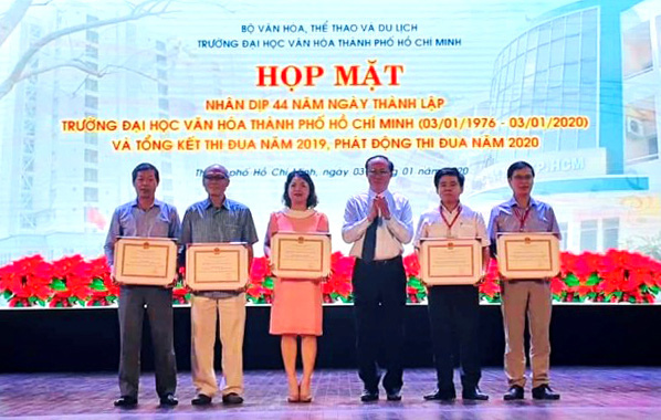 Bộ trưởng Nguyễn Ngọc Thiện thăm và làm việc với trường Đại học Văn hóa TP. Hồ Chí Minh - Ảnh 2.