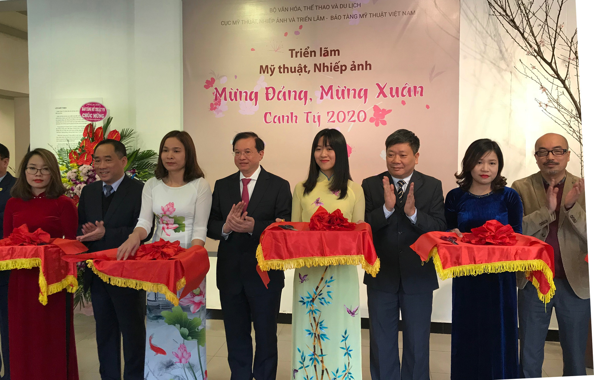 70 tác phẩm mừng Đảng, mừng Xuân - Ảnh 1.