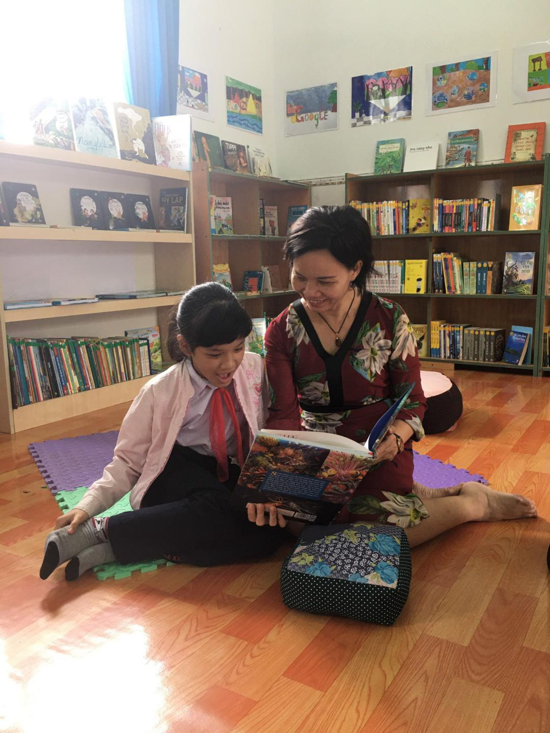 Hướng dẫn, hỗ trợ con trẻ đọc sách - Hoạt động cần được đẩy mạnh trong các gia đình - Ảnh 2.