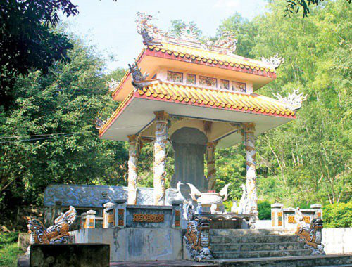 Bộ VHTTDL thẩm định Dự án bảo tồn, tôn tạo và phát huy giá trị Khu di tích lăng miếu Triệu Tường, tỉnh Thanh Hóa - Ảnh 1.