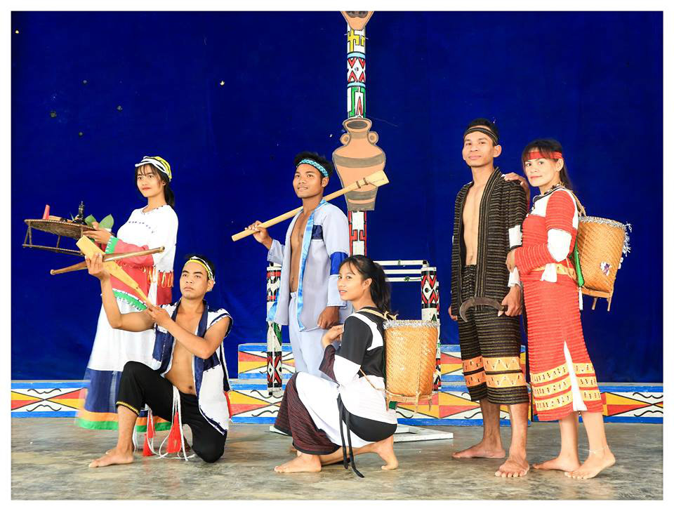 Triển khai Đề án "Bảo tồn, phát huy trang phục truyền thống các dân tộc thiểu số Việt Nam giai đoạn 2020 – 2030" - Ảnh 1.