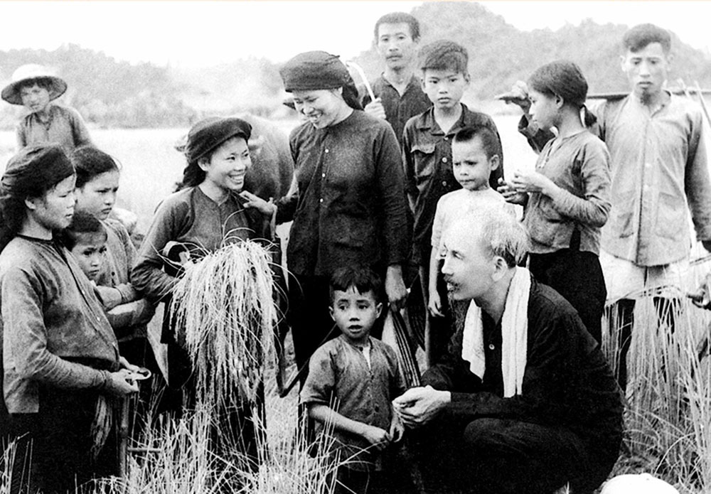 Học tập và làm theo Phong cách quần chúng của Chủ tịch Hồ Chí Minh - Ảnh 1.