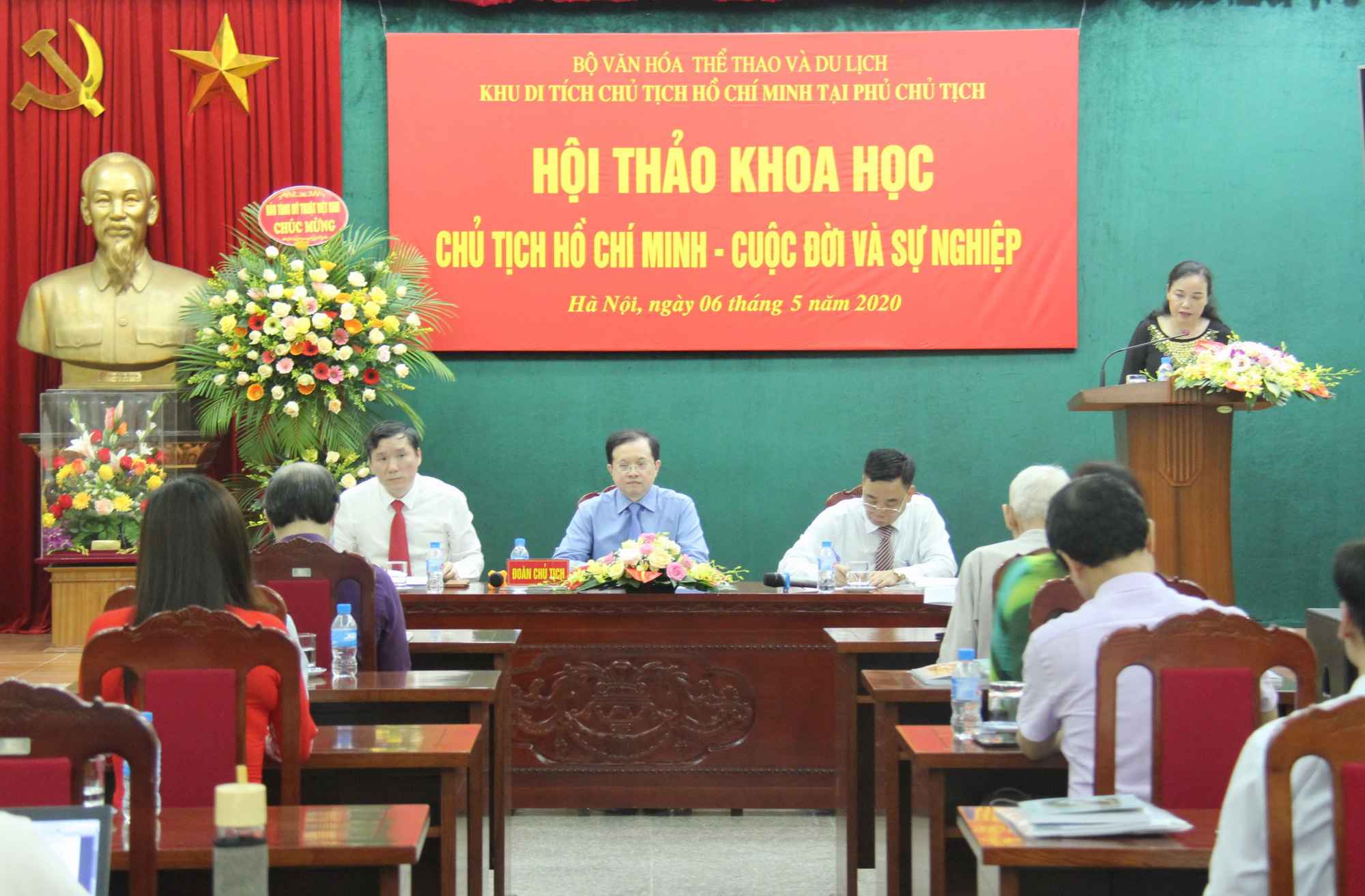 Hội thảo khoa học "Chủ tịch Hồ Chí Minh - Cuộc đời và sự nghiệp" - Ảnh 1.