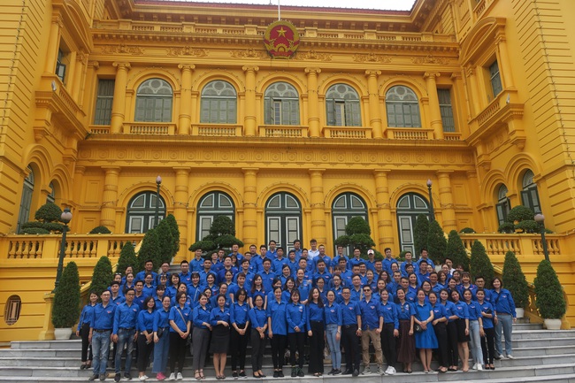 Đoàn thanh niên Bộ VHTTDL sinh hoạt chính trị kỷ niệm 130 năm Ngày sinh Chủ tịch Hồ Chí Minh - Ảnh 3.