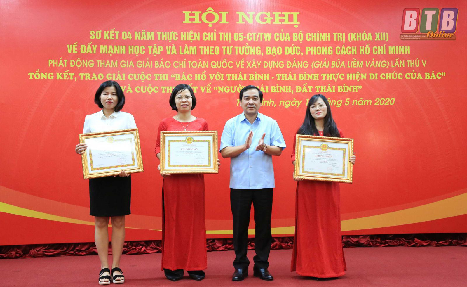 Trao giải cuộc thi tìm hiểu "Bác Hồ với Thái Bình - Thái Bình thực hiện Di chúc của Bác" - Ảnh 1.