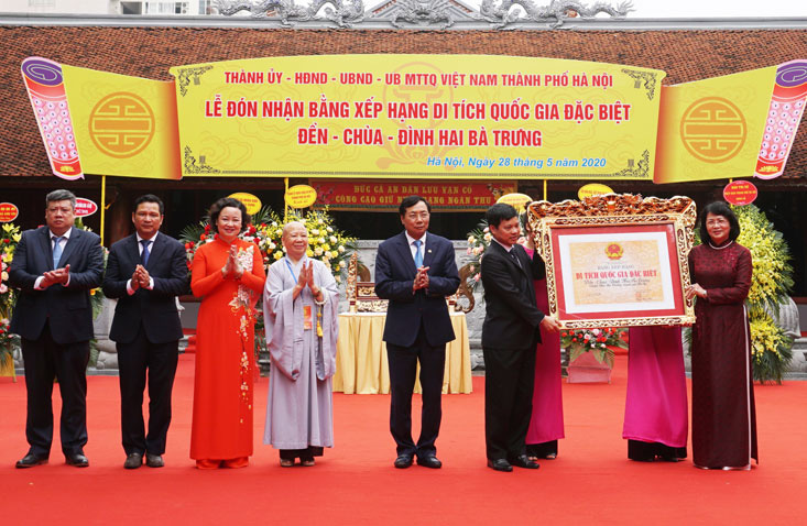 Đền - chùa - đình Hai Bà Trưng Hà Nội đón Bằng Di tích quốc gia đặc biệt - Ảnh 1.